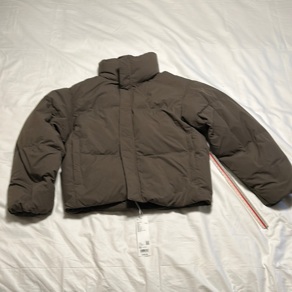 UNIQLO - padded Volume Jacket / Olive color - NWT brand new